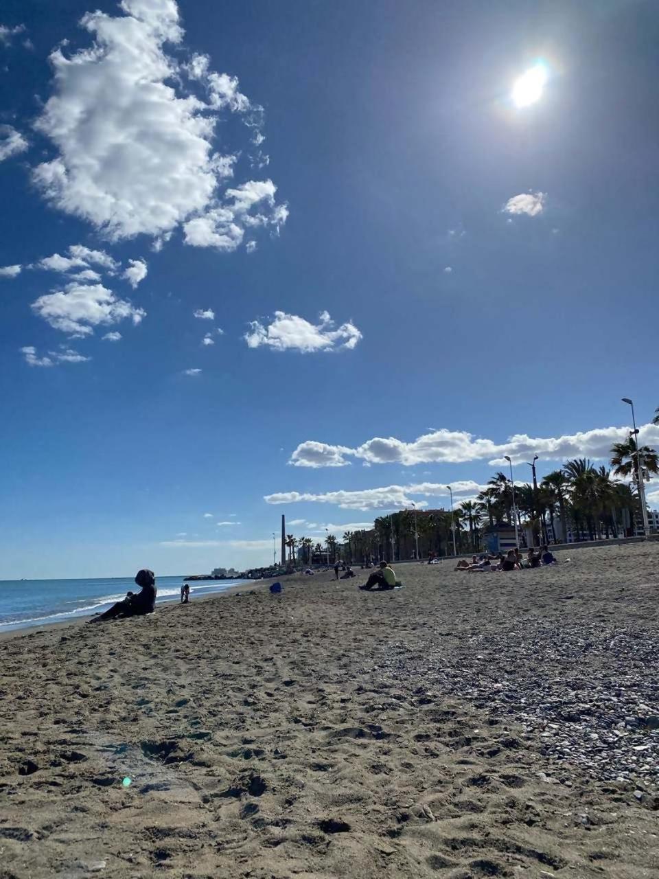 La Caramba Amplio Apartamento En La Playa Málaga Exterior foto